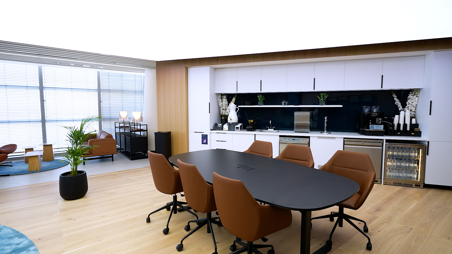 Tadawul.00_17_11_13.Still072